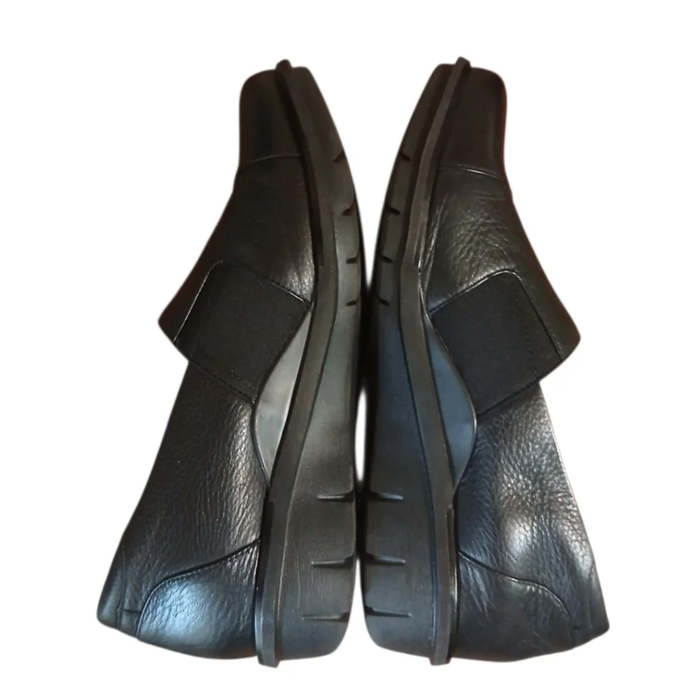 Dansko Julia Black Milled Leather Flat Shoe Women's Size 10